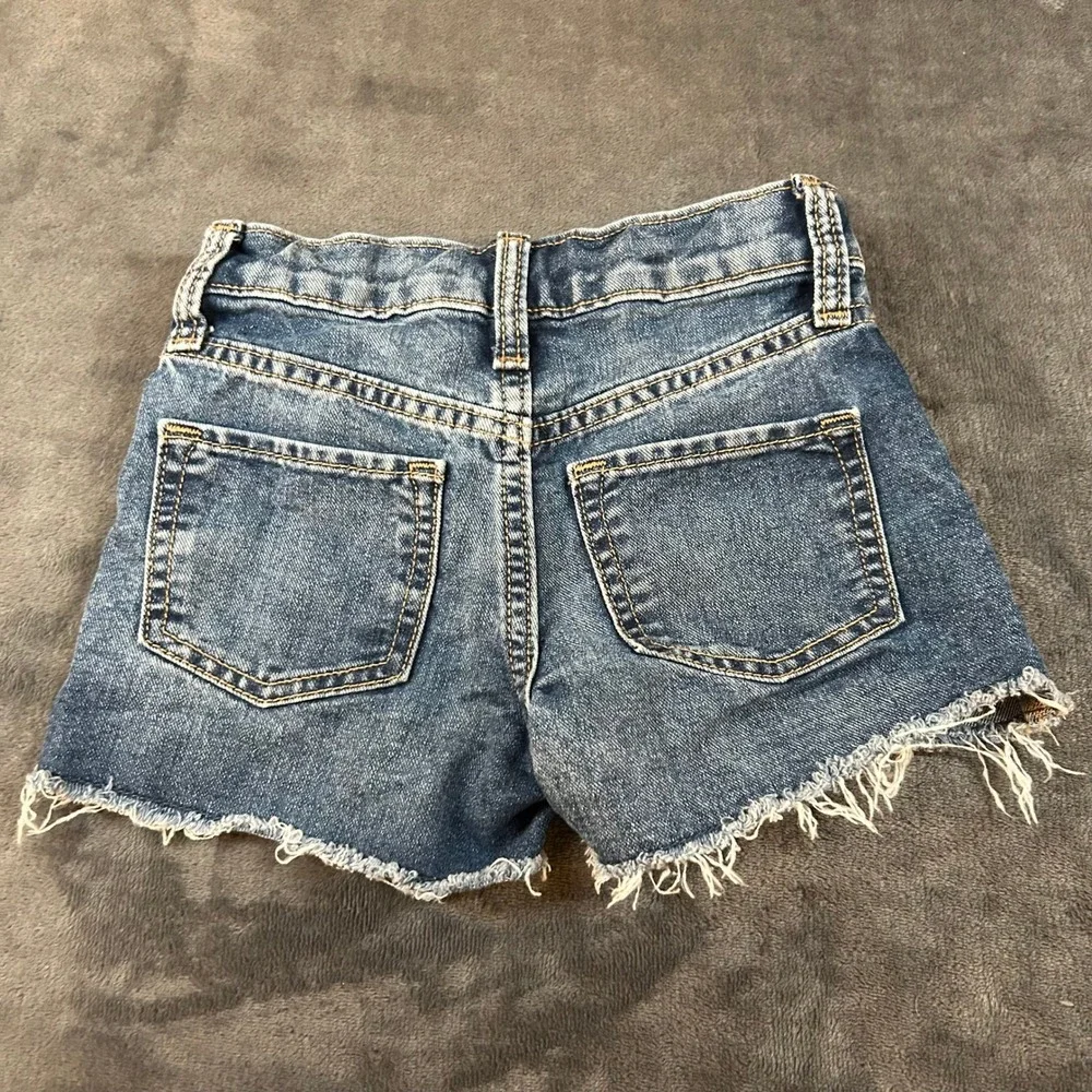 Old Navy Denim Shorts Girls Size 5‎ High-Rise Adjustable Waist Frayed Hem Blue